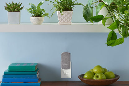 Lorex 1080p Wired Video Doorbell with Wi-Fi Chimebox